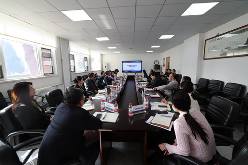 【推动高质量发展】学校召开人事工作专题研讨会