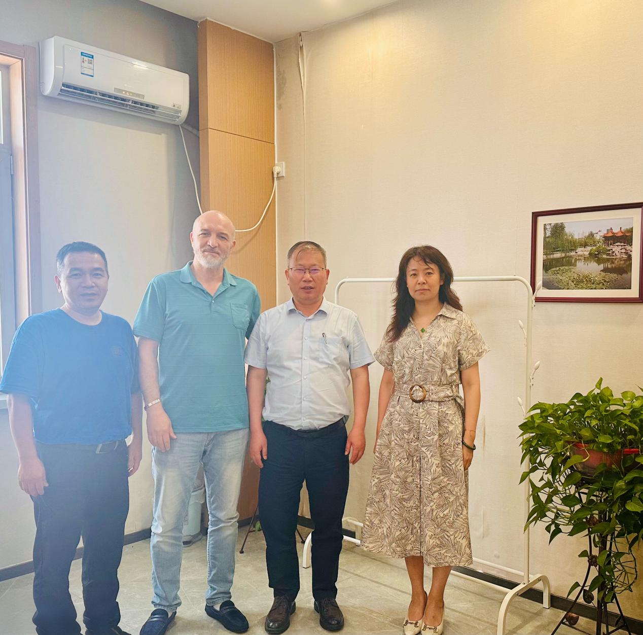 萨克雷大学副校长R.Bennacer教授访问足球一世官网