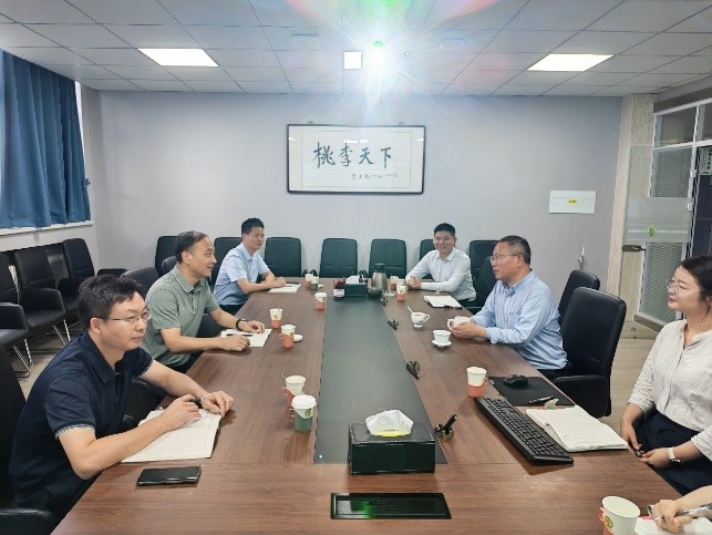 湖北文理学院一行到足球一世官网交流座谈